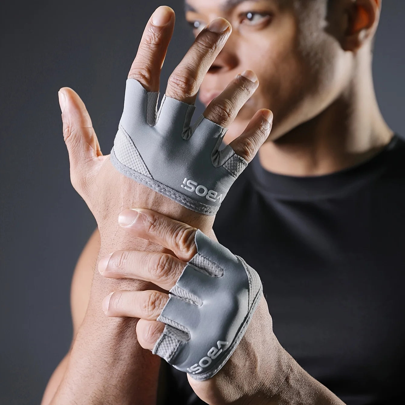 Unisex Lightweight Four Finger Fitness Gloves